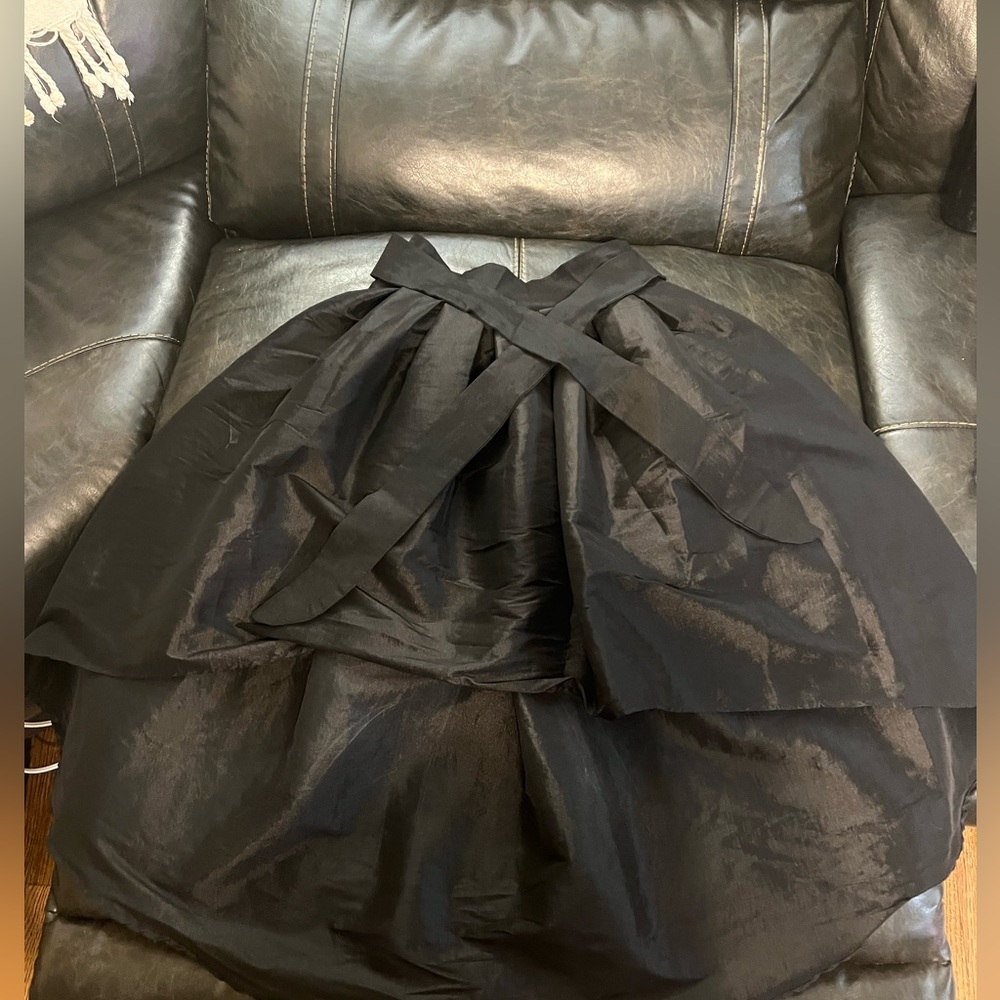 Beautiful, dramatic black skirt.